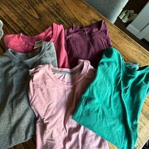 Women’s bundle tshirts, various sizes. 5pcs.